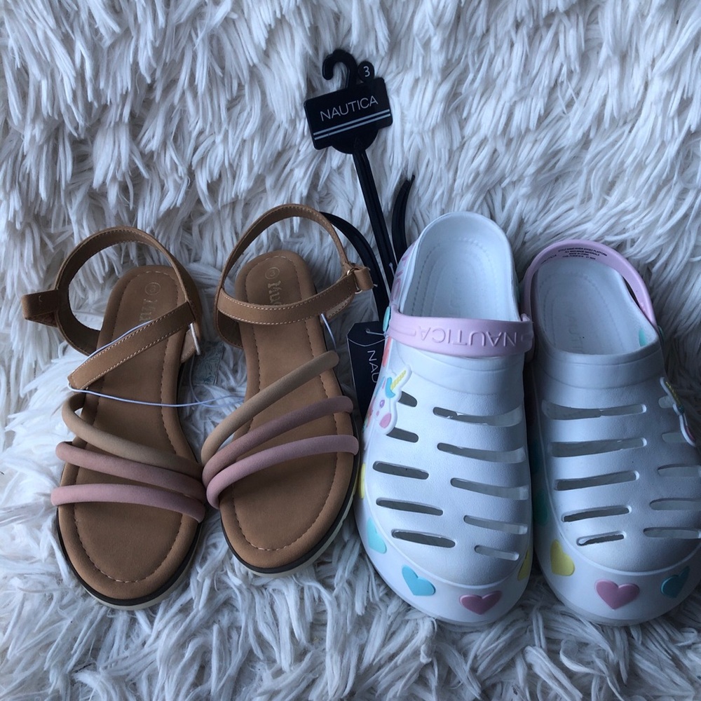 2 Pair Of Girls Sandal Lot Clogs Size 3 Water Beach Slip On Casual Dressy Shoes